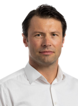 Fredrik Corporate image (kopia 2)